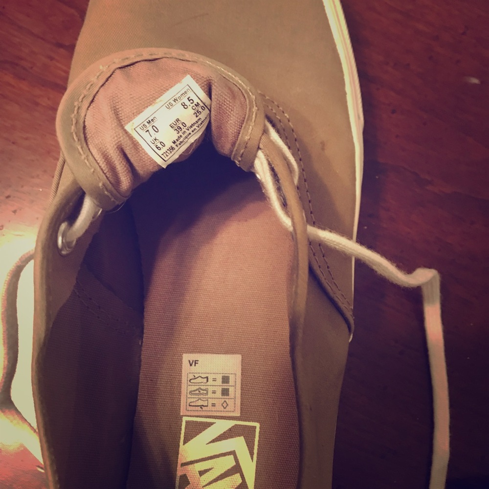 Vans - Picture 2 of 4